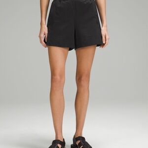 Lululemon Black Stretch Woven Relaxed-Fit High-Rise Shorts 4”